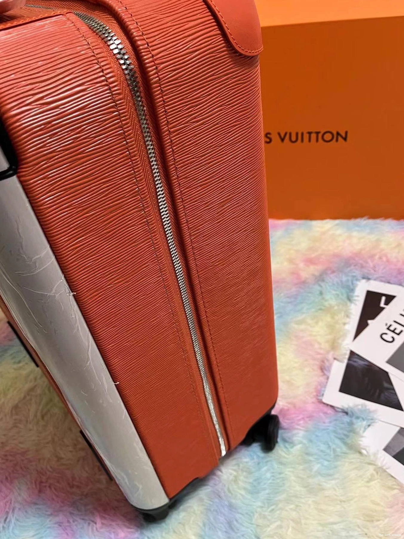 37L CABIN 55 ORANGE HORIZON SUITCASE CUSTOM 0819